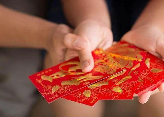 关怀员工父母，，，，，，，为员工父母设置关怀金制度